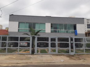 Apartamento de um dormitório a 4 quadras do mar.